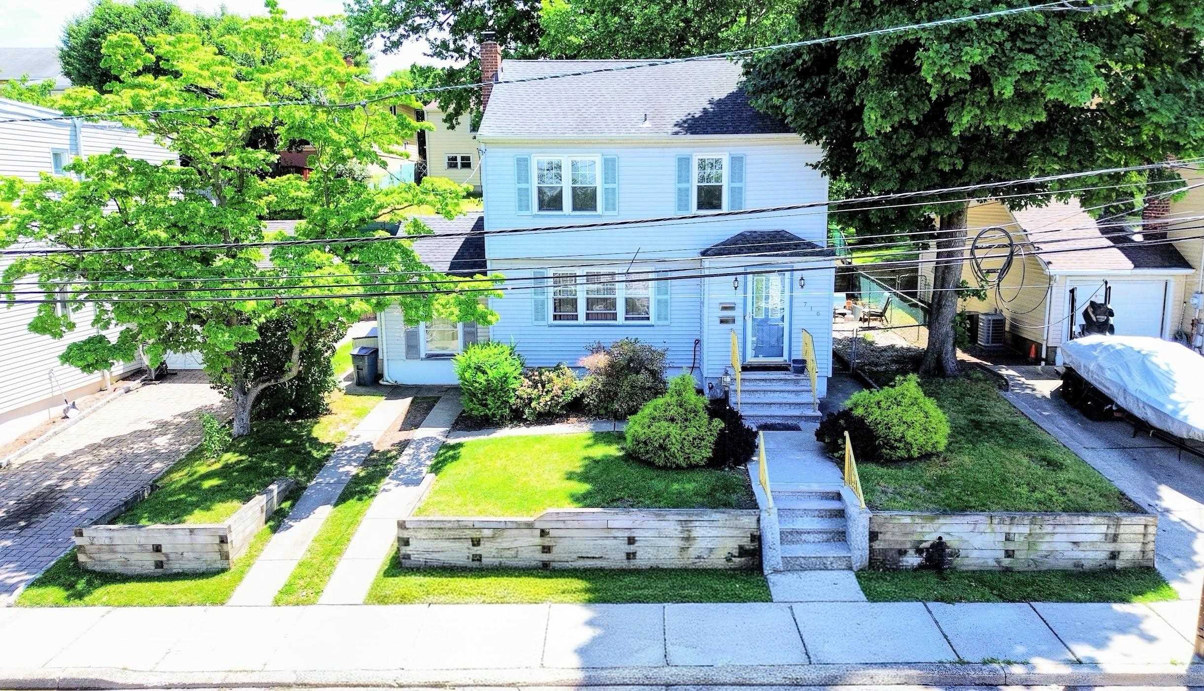 716 Chestnut Street Secaucus, NJ 07094 - Photo 1 of 27