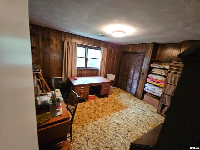 walk in closet with window