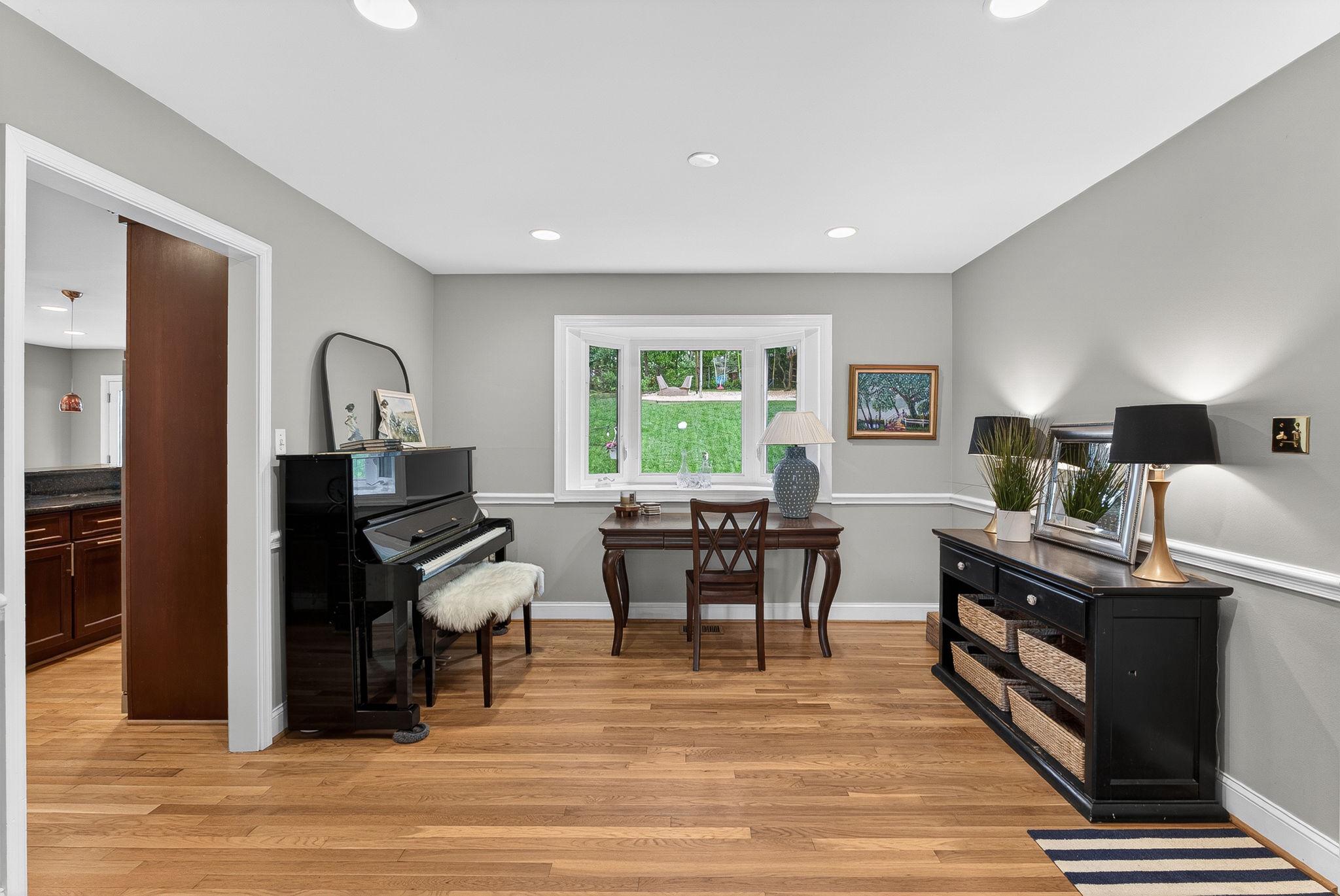 4519 Pickett Road Fairfax, VA 22032 - Photo 11 of 46