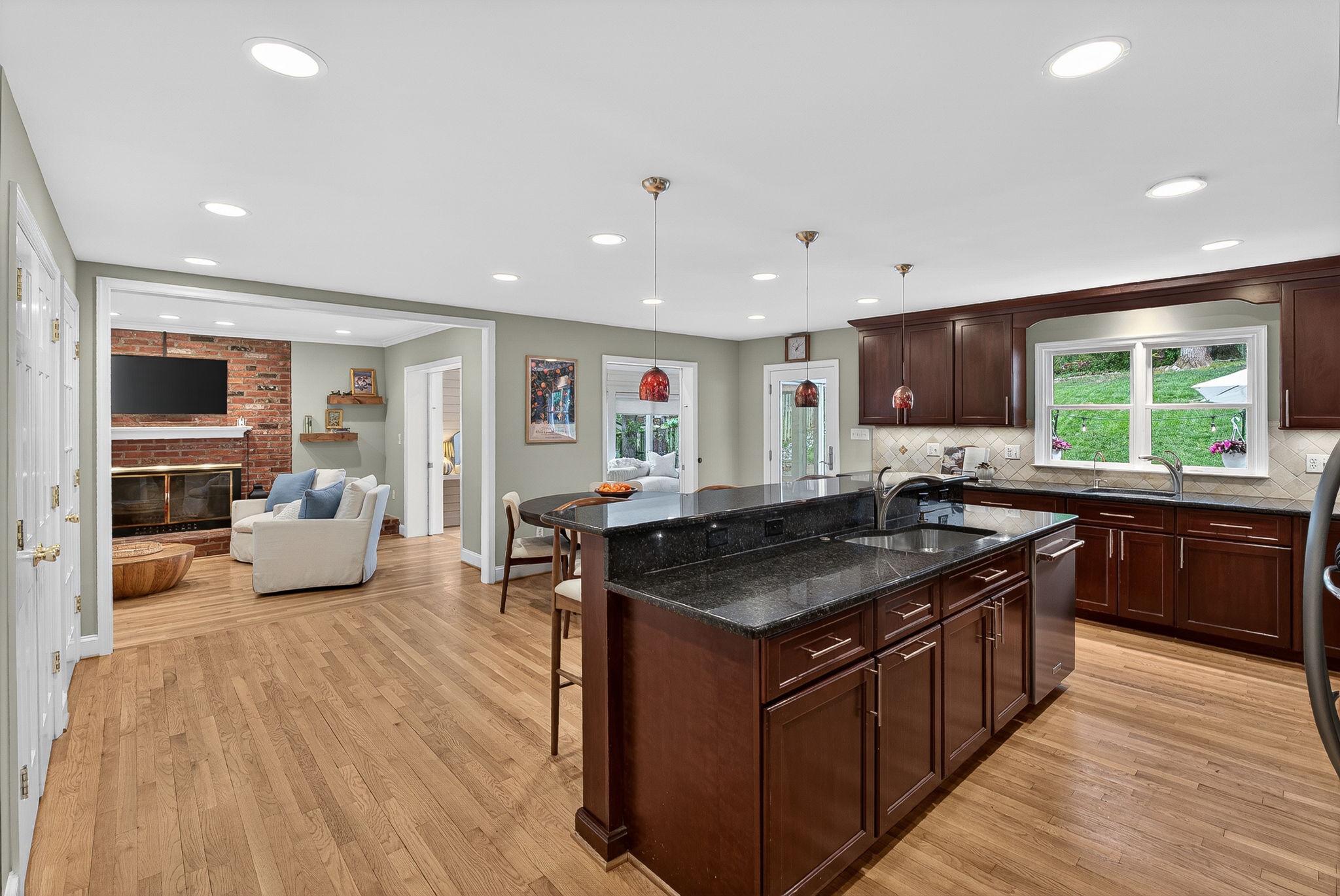 4519 Pickett Road Fairfax, VA 22032 - Photo 18 of 46