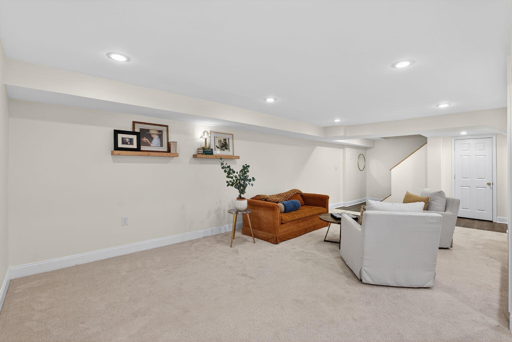 4519 Pickett Road Fairfax, VA 22032 - Photo 38 of 46