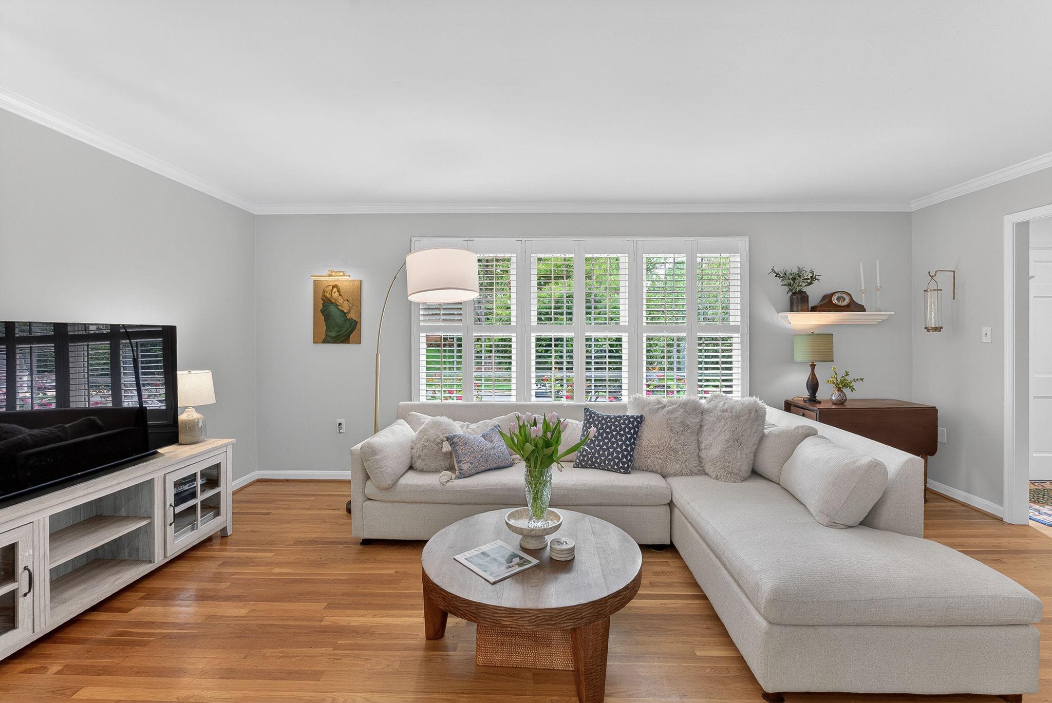 4519 Pickett Road Fairfax, VA 22032 - Photo 6 of 46