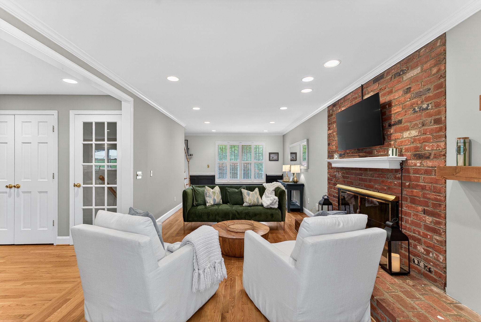 4519 Pickett Road Fairfax, VA 22032 - Photo 8 of 46
