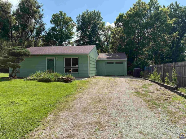 $137,500 | 3415 Southeast Massachusetts Avenue, Topeka, KS 66605