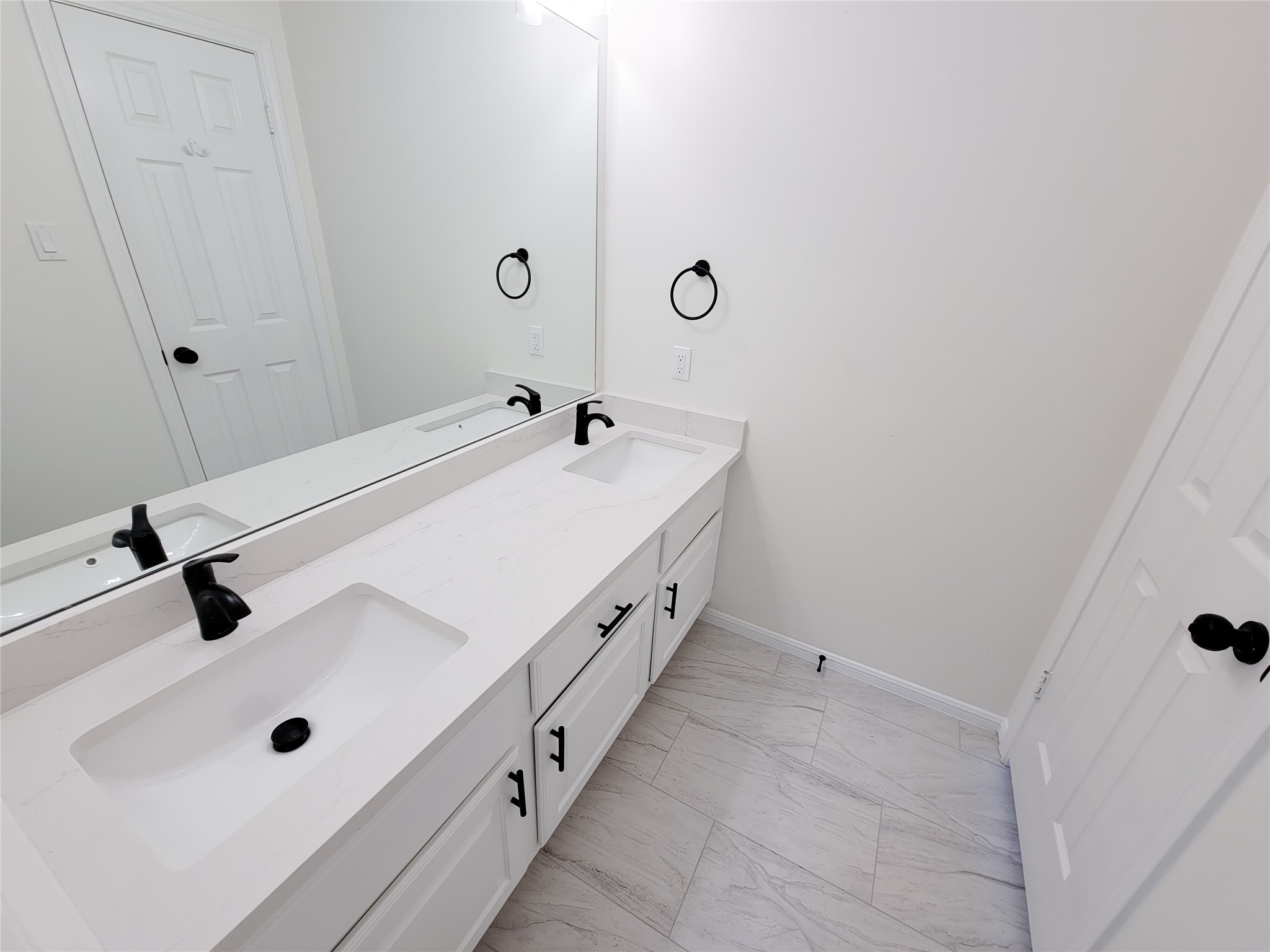 1422 Mabry Mill Road Houston, TX 77062 - Photo 33 of 44 secondary bath