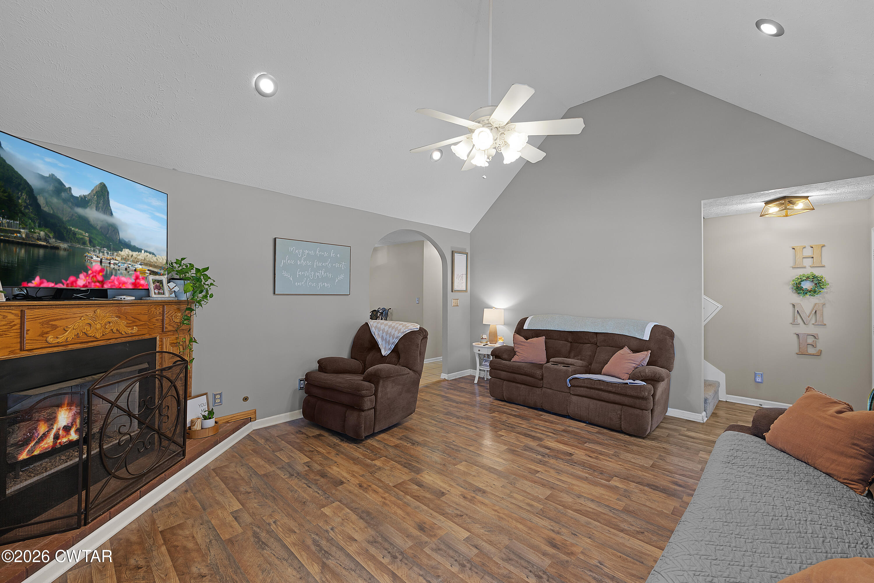 184 Deep Gap Road Jackson, TN 38301 - Photo 3 of 31 a living room with furniture and a flat screen tv