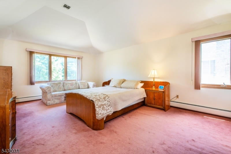 34 Silver Spring Court East Hanover, NJ 07936 - Photo 17 of 40