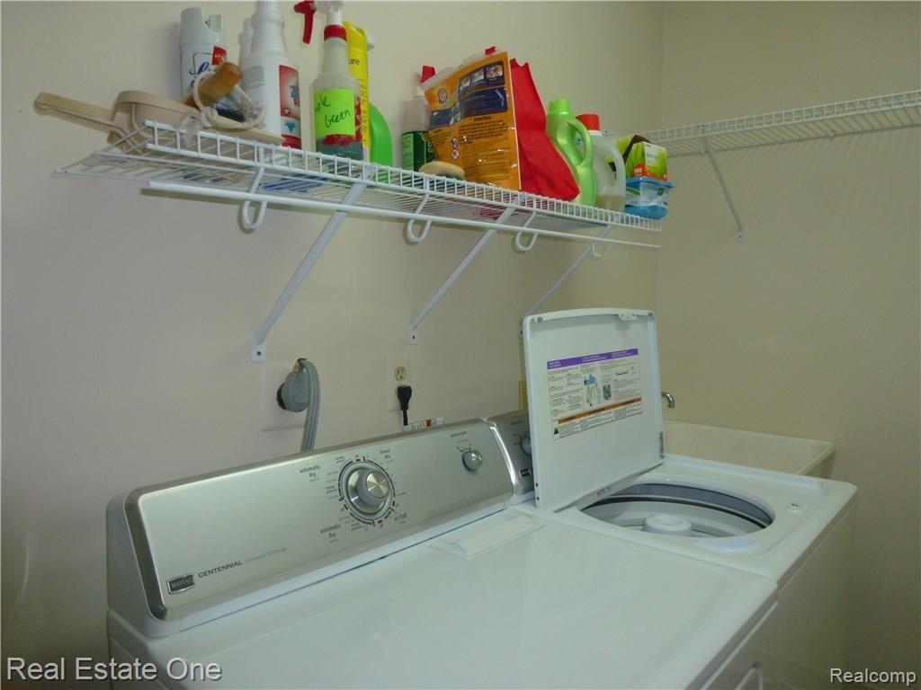 2176 Rochelle Park Drive, Unit 108 Rochester, MI 48309 - Photo 20 of 42 P1060285.JPG