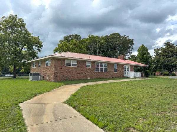 $1,600 | 4618 Hwy 411n Chatsworth Ga 30705, Chatsworth, GA 30705