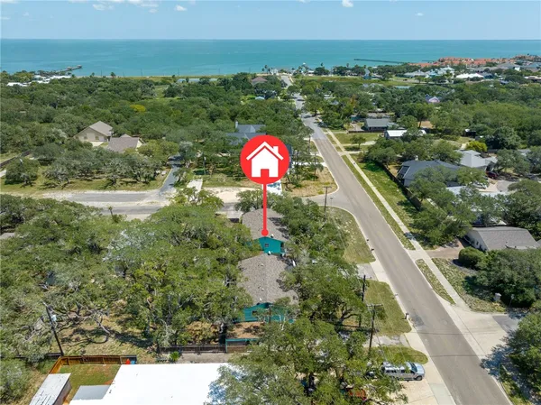 $445,000 | 501 Traylor Boulevard, Rockport, TX 78382