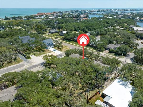$445,000 | 501 Traylor Boulevard, Rockport, TX 78382