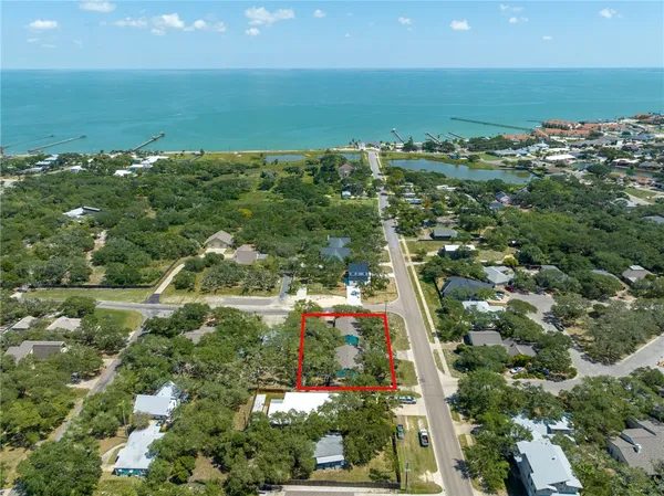 $445,000 | 501 Traylor Boulevard, Rockport, TX 78382