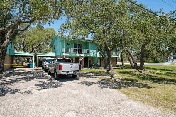 $445,000 | 501 Traylor Boulevard, Rockport, TX 78382