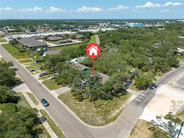 $445,000 | 501 Traylor Boulevard, Rockport, TX 78382