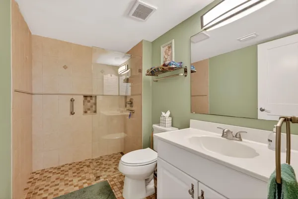 $649,900 | 429 Northeast Tradewind Lane, Unit 303, Jensen Beach, FL 34957