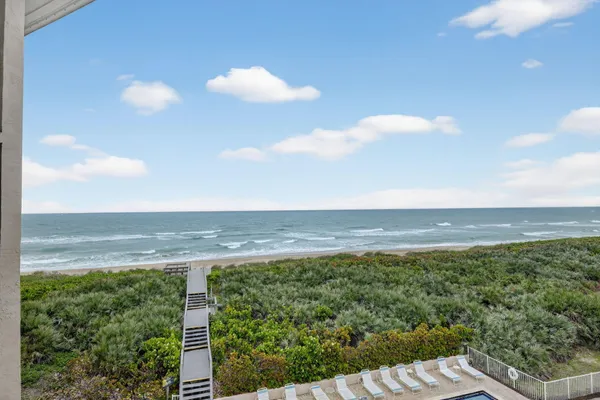 $649,900 | 429 Northeast Tradewind Lane, Unit 303, Jensen Beach, FL 34957