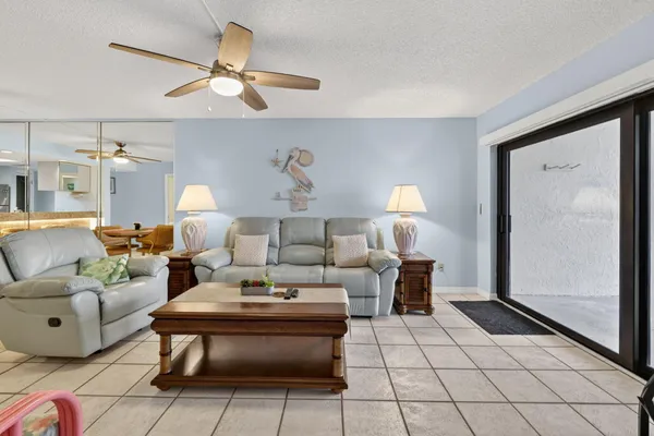 $649,900 | 429 Northeast Tradewind Lane, Unit 303, Jensen Beach, FL 34957