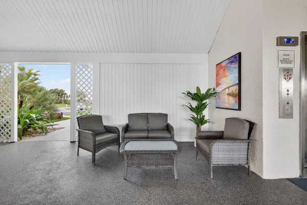 $649,900 | 429 Northeast Tradewind Lane, Unit 303, Jensen Beach, FL 34957