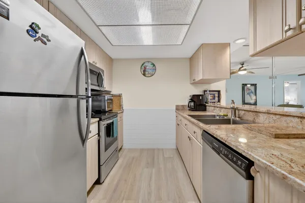 $649,900 | 429 Northeast Tradewind Lane, Unit 303, Jensen Beach, FL 34957