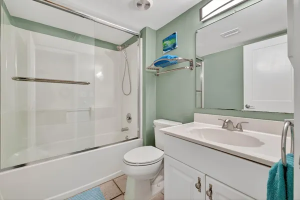 $649,900 | 429 Northeast Tradewind Lane, Unit 303, Jensen Beach, FL 34957