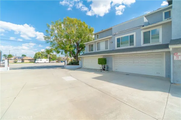 $524,999 | 1402 West Village Lane, West Covina, CA 91790