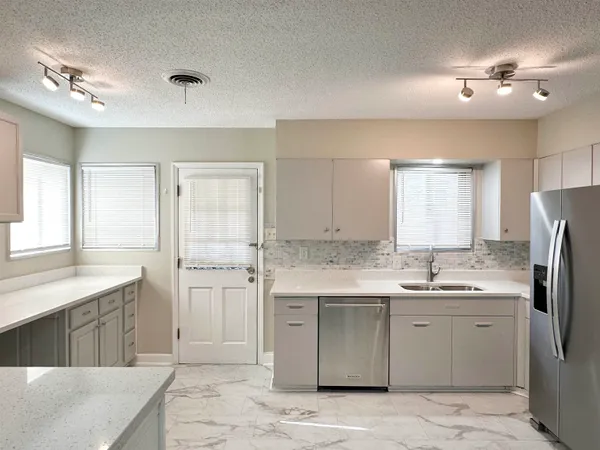 $1,790 | 141 North White Station Road, Memphis, TN 38117