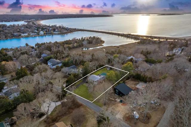 $2,195,000 | 36 Coves End Lane, Sag Harbor, NY 11963