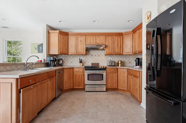 $2,095,000 | 36 Coves End Lane, Sag Harbor, NY 11963