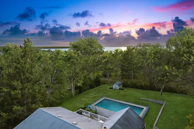 $2,095,000 | 36 Coves End Lane, Sag Harbor, NY 11963
