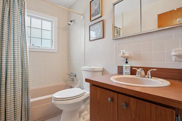 $2,095,000 | 36 Coves End Lane, Sag Harbor, NY 11963