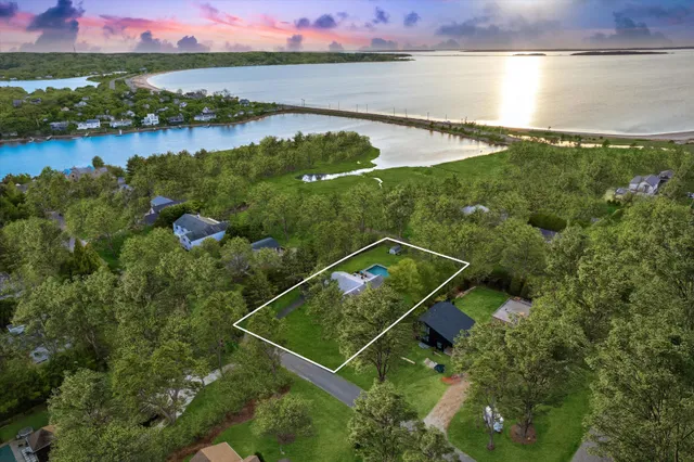 $2,095,000 | 36 Coves End Lane, Sag Harbor, NY 11963
