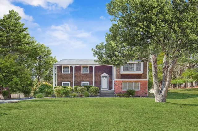 $2,095,000 | 36 Coves End Lane, Sag Harbor, NY 11963