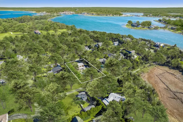 $2,095,000 | 36 Coves End Lane, Sag Harbor, NY 11963