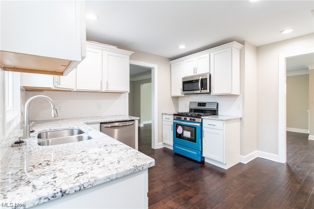 3910 Faversham Road Cleveland, OH 44118 - Photo 12 of 35 Gallery Image 12