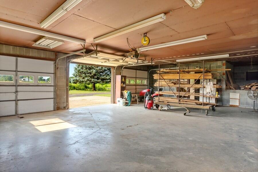 285 Buffalo Road Galien, MI 49113 - Photo 15 of 20 16_285BuffaloRd_2005_Threecargaragewithb