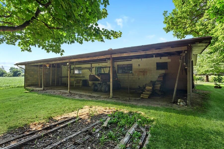 285 Buffalo Road Galien, MI 49113 - Photo 17 of 20 18_285BuffaloRd_2007_Opencoveredporchbeh