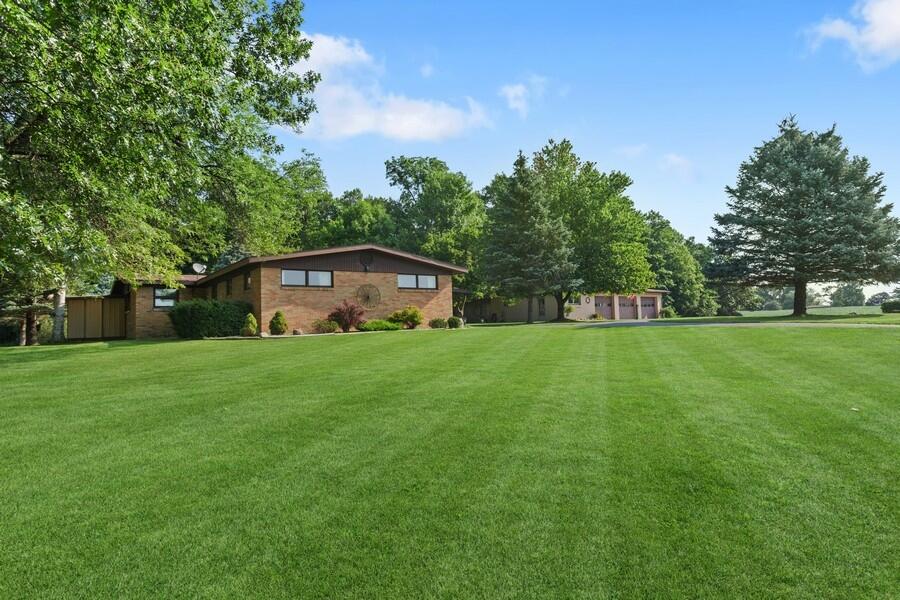 285 Buffalo Road Galien, MI 49113 - Photo 19 of 20 20_285BuffaloRd_573_1300feetofroadfronta