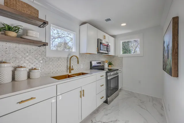 $2,750 | 10 Humphrey Court, Unit B, Charleston, SC 29403