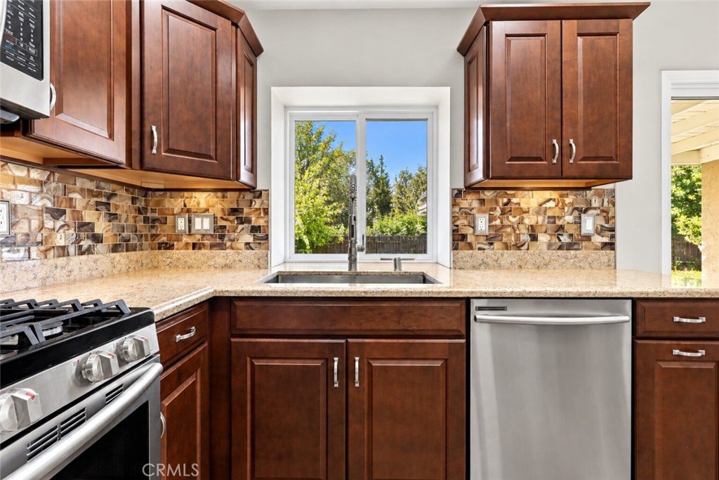 7181 Powell Place Rancho Cucamonga, CA 91739 - Photo 12 of 28 Gallery Image 12