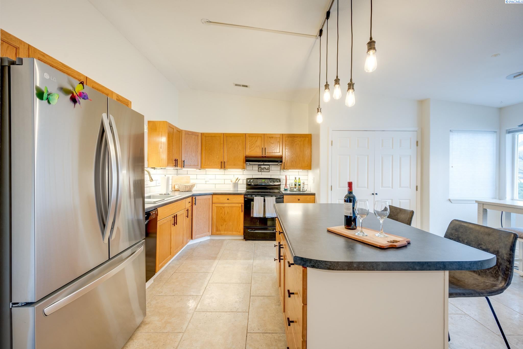 545 Southeast Quail Ridge Drive, Unit 4 Pullman, WA 99163 - Photo 9 of 20 Gallery Image 9