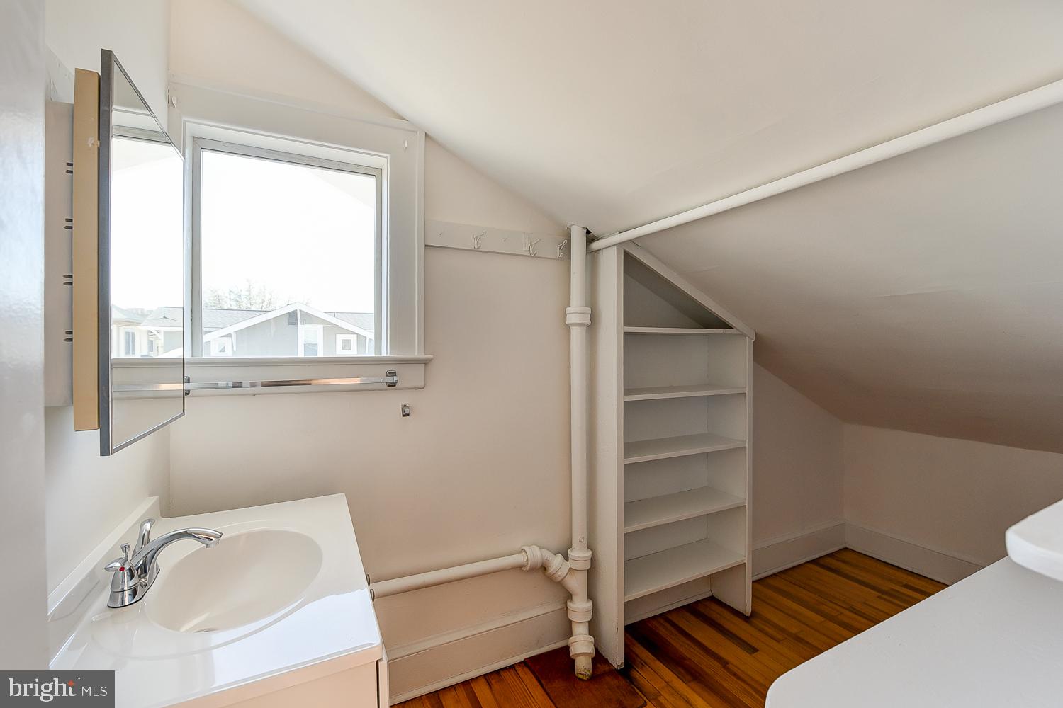 824 South Glebe Road Arlington, VA 22204 - Photo 15 of 54 bath