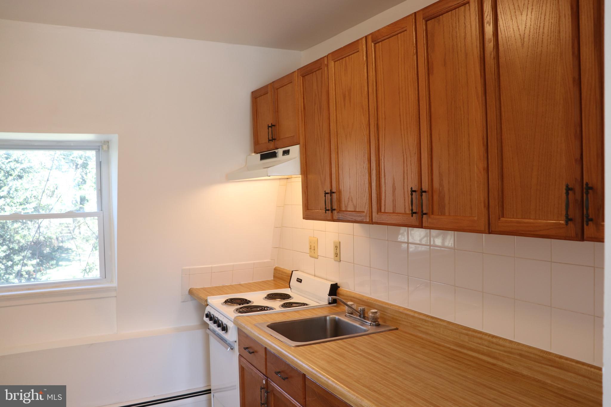 824 South Glebe Road Arlington, VA 22204 - Photo 48 of 54 Apartment kitchen