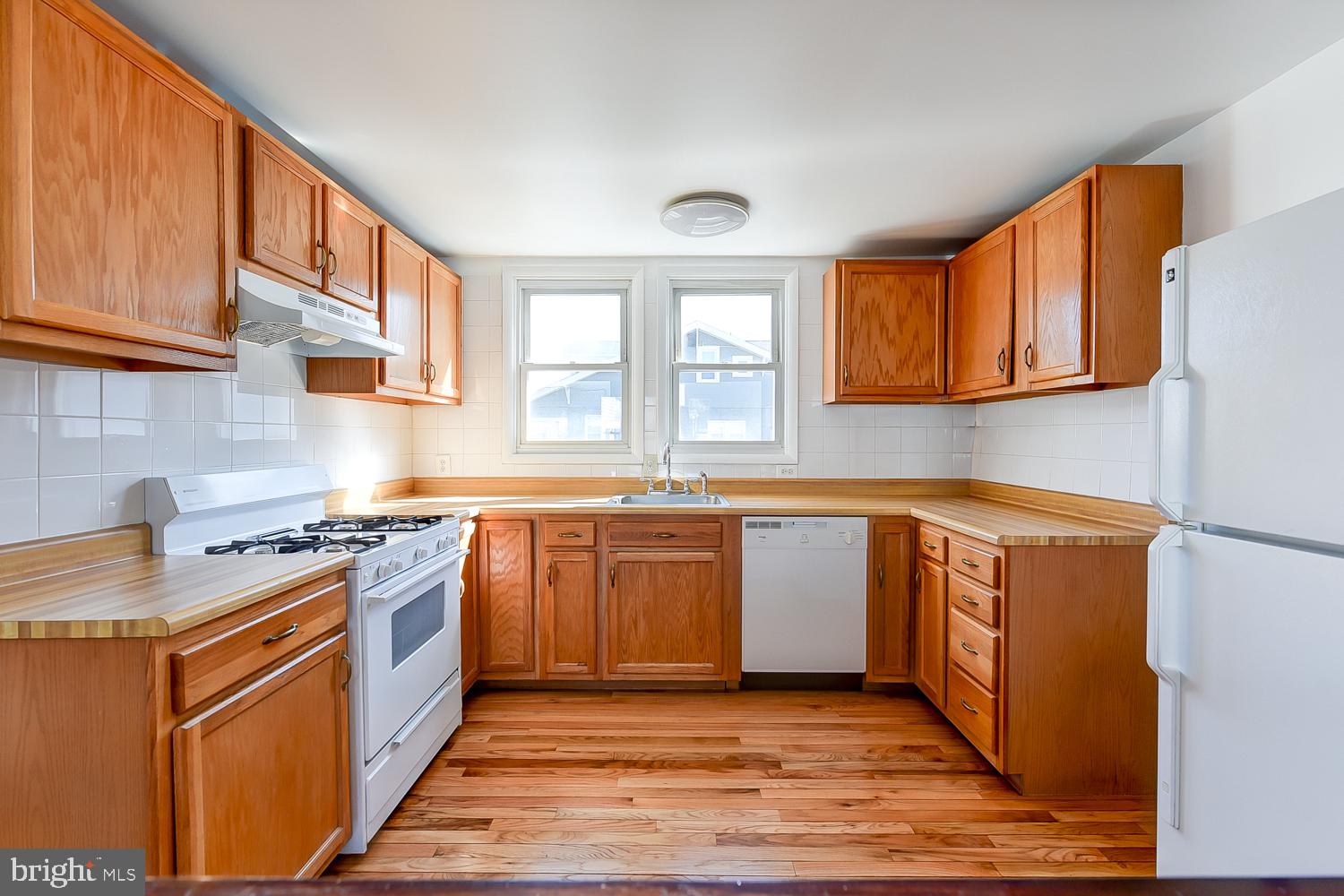 824 South Glebe Road Arlington, VA 22204 - Photo 8 of 54 kitchen