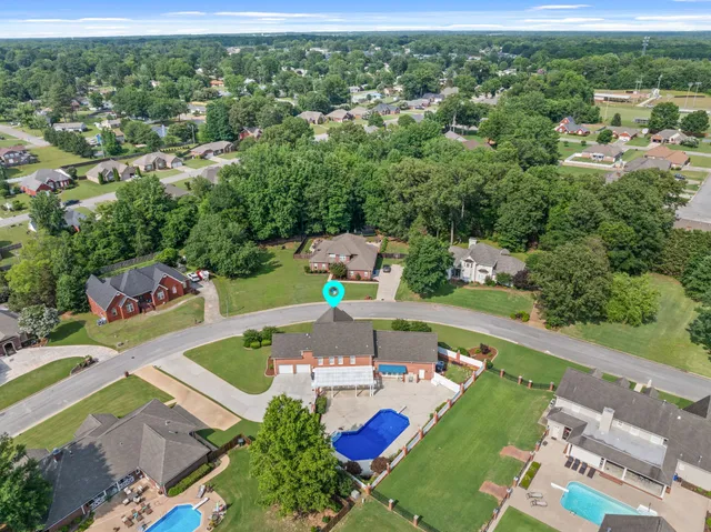 $699,000 | 111 Stoney Creek Drive, Florence, AL 35633