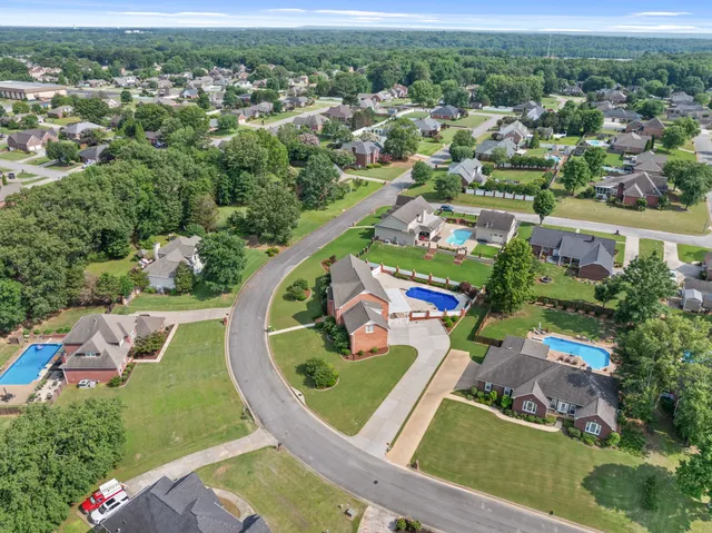 $699,000 | 111 Stoney Creek Drive, Florence, AL 35633