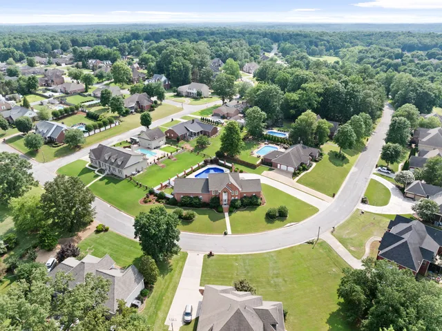 $699,000 | 111 Stoney Creek Drive, Florence, AL 35633