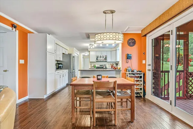 $485,000 | 406 Florence Drive, Canadensis, PA 18325