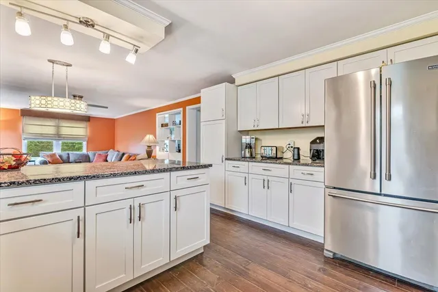 $485,000 | 406 Florence Drive, Canadensis, PA 18325