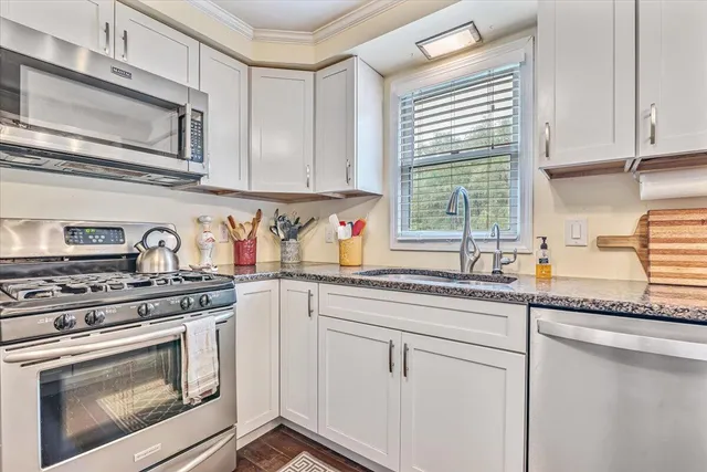 $485,000 | 406 Florence Drive, Canadensis, PA 18325