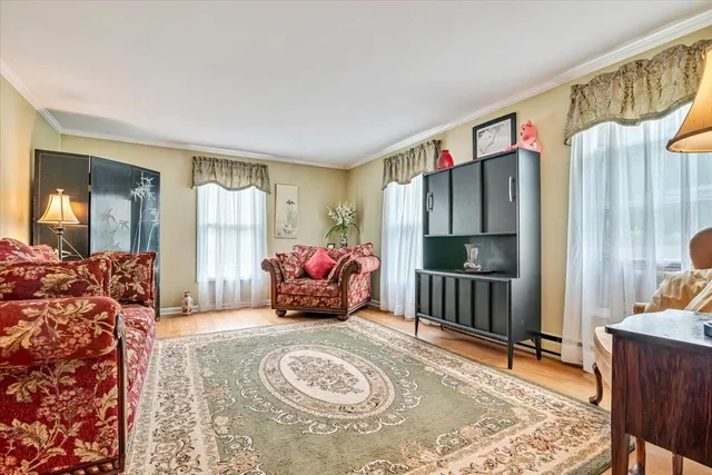 $485,000 | 406 Florence Drive, Canadensis, PA 18325